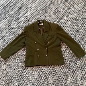 Gorgeous vintage women’s blazer jacket.